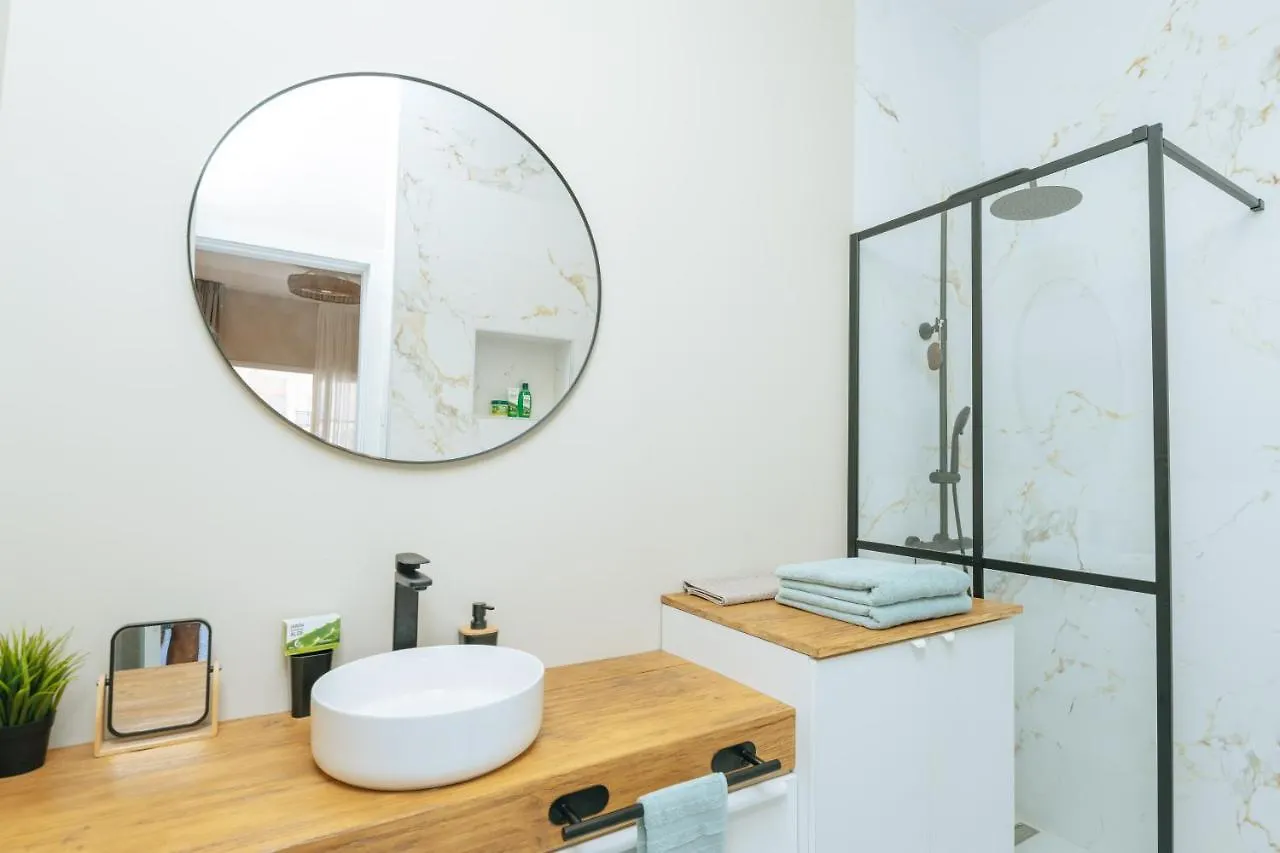 Apartment Amazing Renovated Pool View Apt, Aircon, 2 Min To Fanabe Beach Costa Adeje