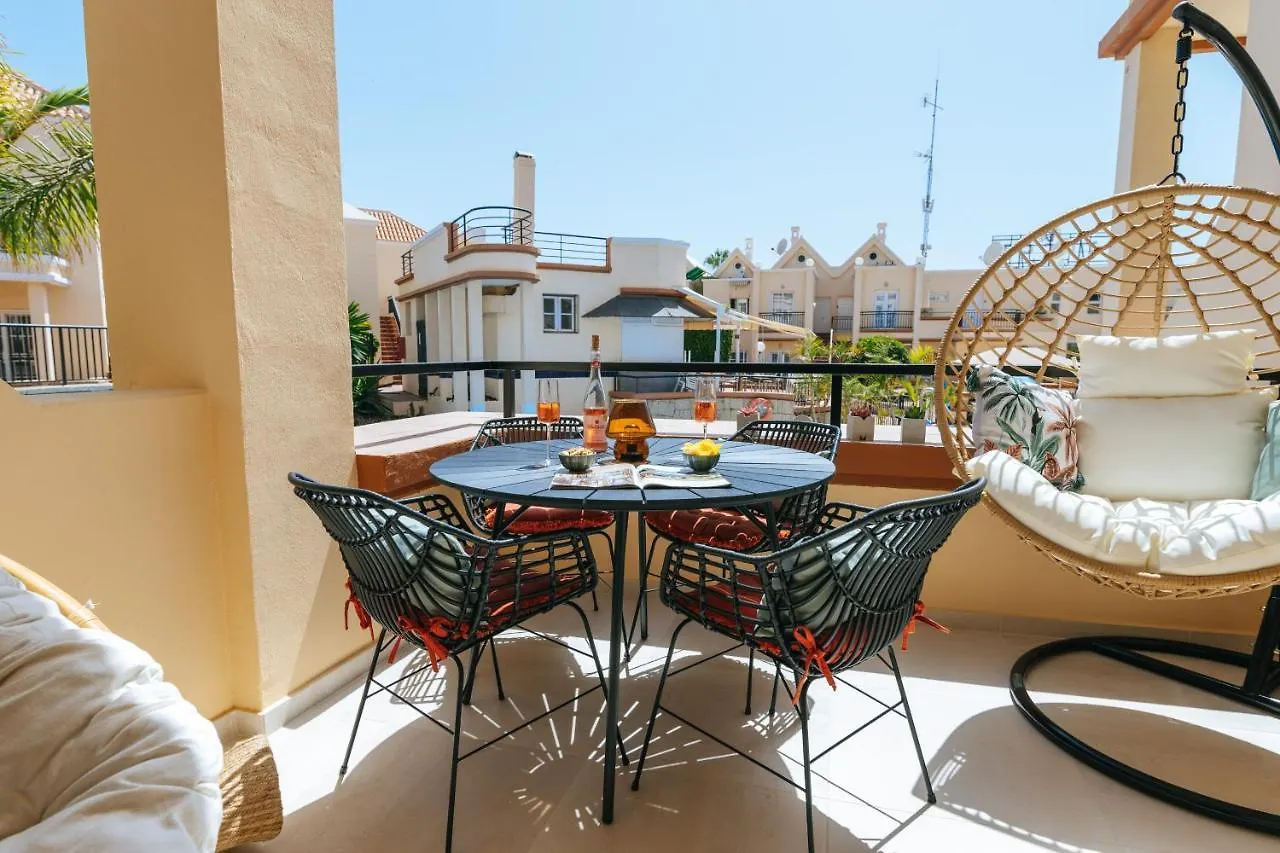 Amazing Renovated Pool View Apt, Aircon, 2 Min To Fanabe Beach Costa Adeje  0*, Costa Adeje (Tenerife)